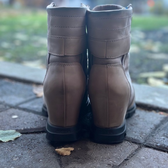 Sorel Women's Joan of Arctic Wedge III Lexie Booties - Picture 4 of 6